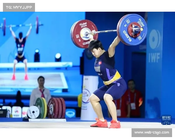 廖桂芳举重破世界纪录，夺女子76公斤级冠军
